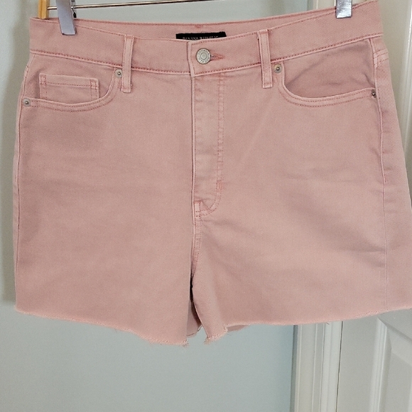 Banana Republic Pants - Banana Republic Pink Girlfriend Jean Shorts with Frayed Hem NWOT sz 8